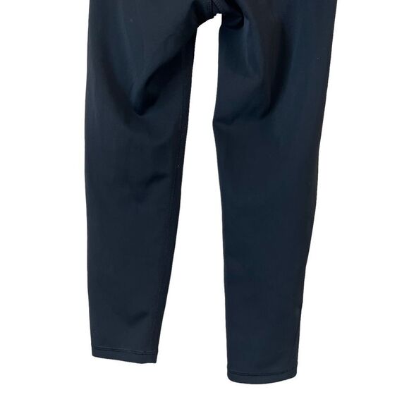 IVY PARK LOW RISE SCULPTURED CAPRI LEGGING - Picture 7 of 10